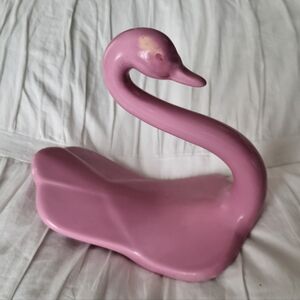 Vintage Mauve Swan Guest Towel / Napkin Holder 8" Tall